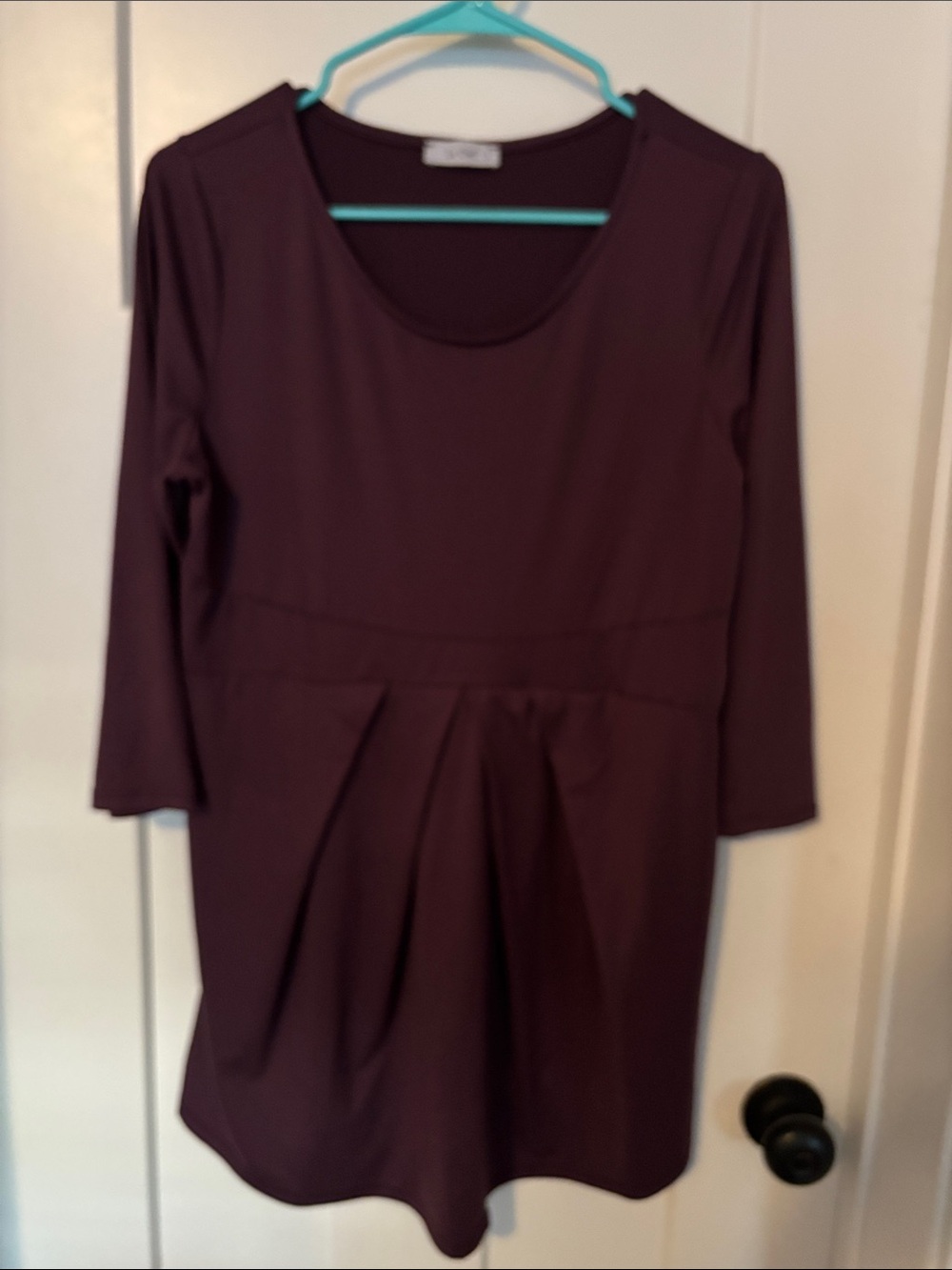 LaClef Women's Scoop Neck Long Sleeve Tunic Dress in Plum